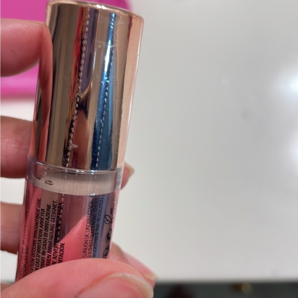 Makeup revolution concealer and foundation - Picture 4 of 4